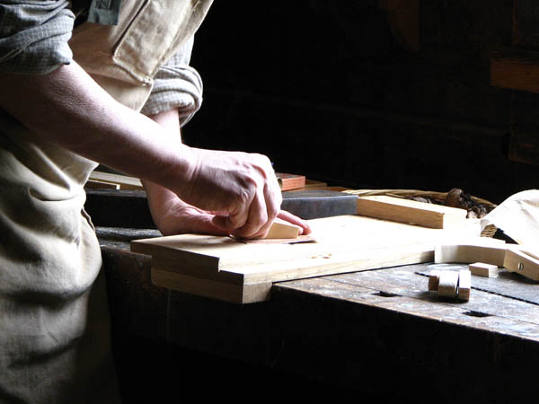 Nuestra <strong>carpintería de madera en  Villena</strong> es una empresa de <strong>herencia familiar</strong>, por lo que  contamos con gran <strong>experiencia </strong>en la profesión.